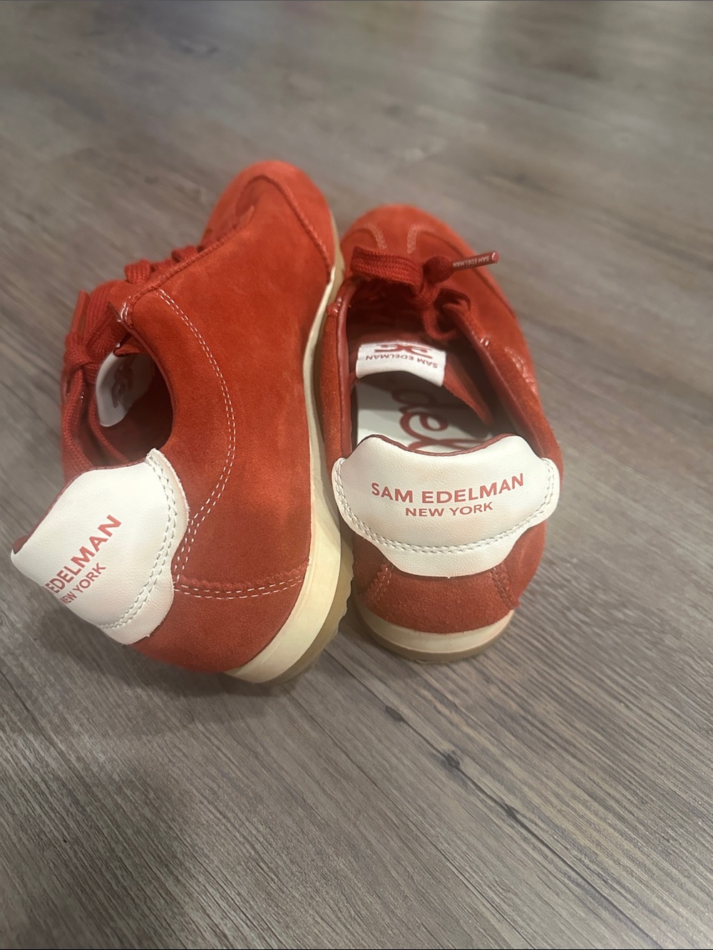 Sam Edelman women’s Suede Sneakers - Picture 5 of 6